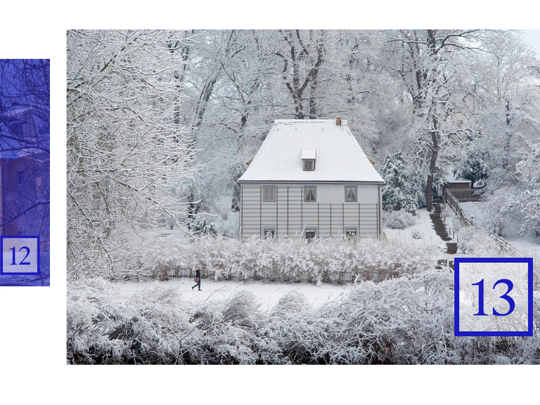 Türchen 13, Online Adventskalender Der Übergang zwischen Türchen 12 und 13 eines Online Adventskalenders. Türchen 13 ist mit einem winterlich beschneiten Haus im Wald versehen