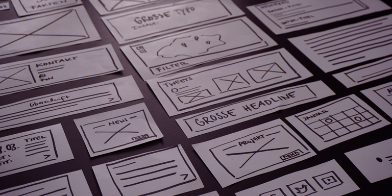 Papier-Prototyp für die Benutzeroberfläche einer Website
