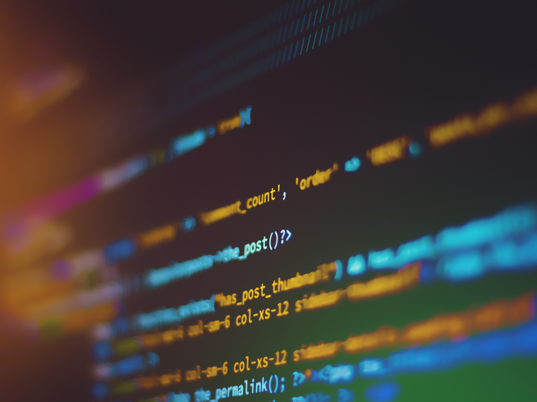 Bildschirm mit Quellcode