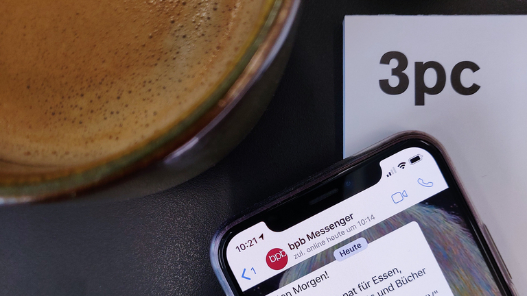 Messengerkanal "Deine tägliche Dosis Politik" der Bundeszentrale für politische Bildung / bpb